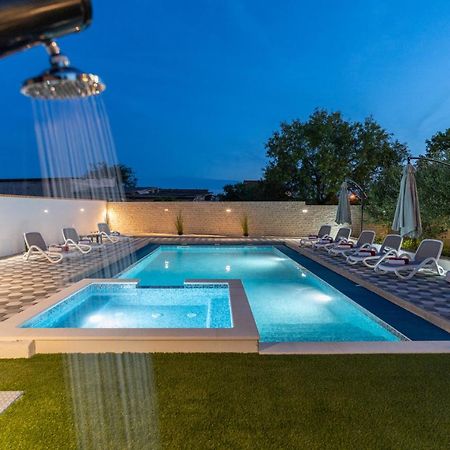 Apartment Miruna S Bazenom Donje Rastane Екстер'єр фото