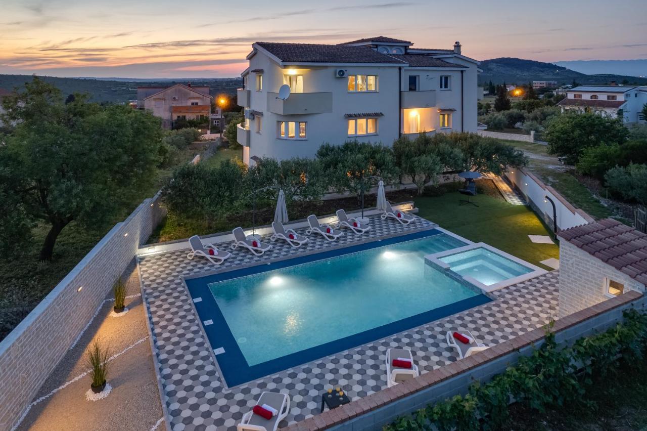 Apartment Miruna S Bazenom Donje Rastane Екстер'єр фото