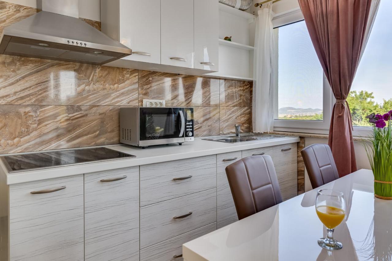 Apartment Miruna S Bazenom Donje Rastane Екстер'єр фото